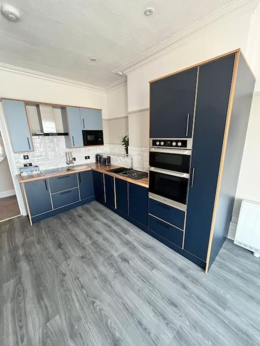 Stunning 2 Bedroom Ground Floor Sea View Apartment Rhôs-on-Sea Zewnętrze zdjęcie