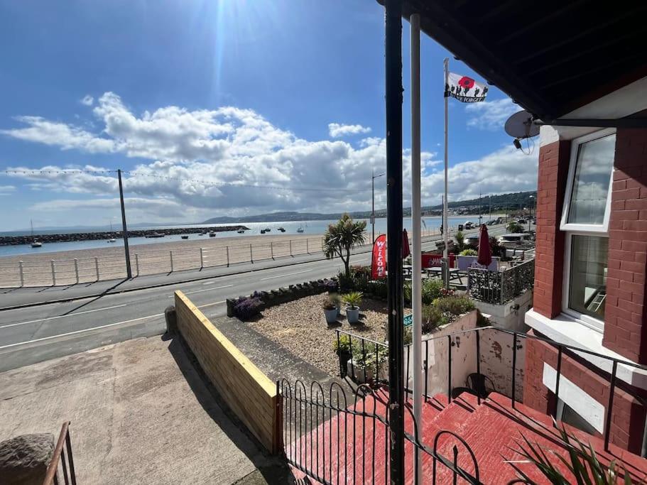 Stunning 2 Bedroom Ground Floor Sea View Apartment Rhôs-on-Sea Zewnętrze zdjęcie
