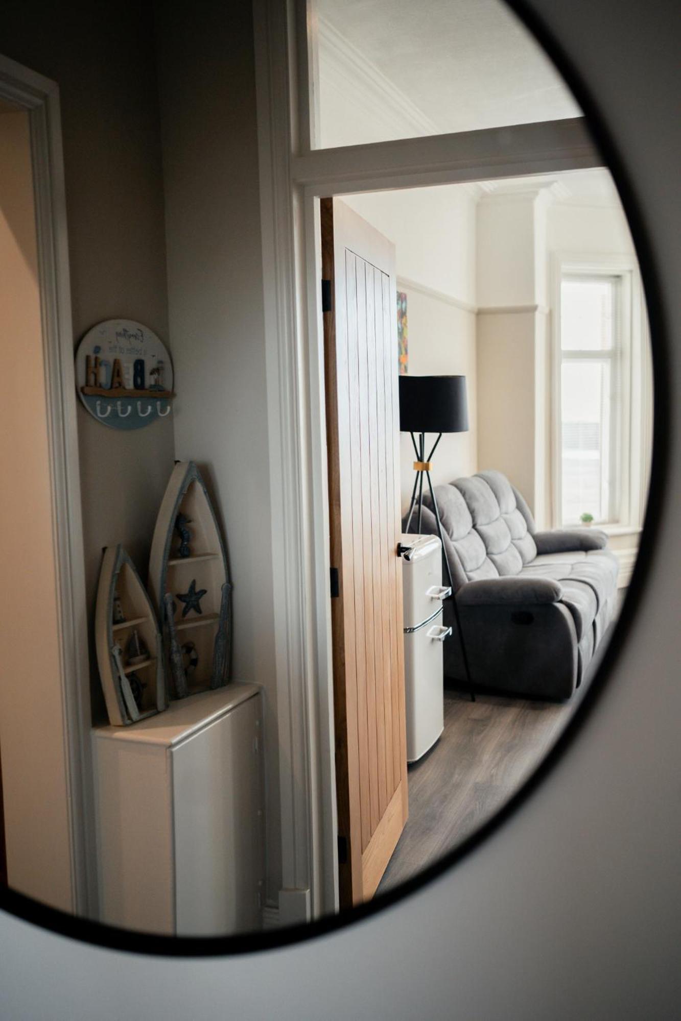 Stunning 2 Bedroom Ground Floor Sea View Apartment Rhôs-on-Sea Zewnętrze zdjęcie
