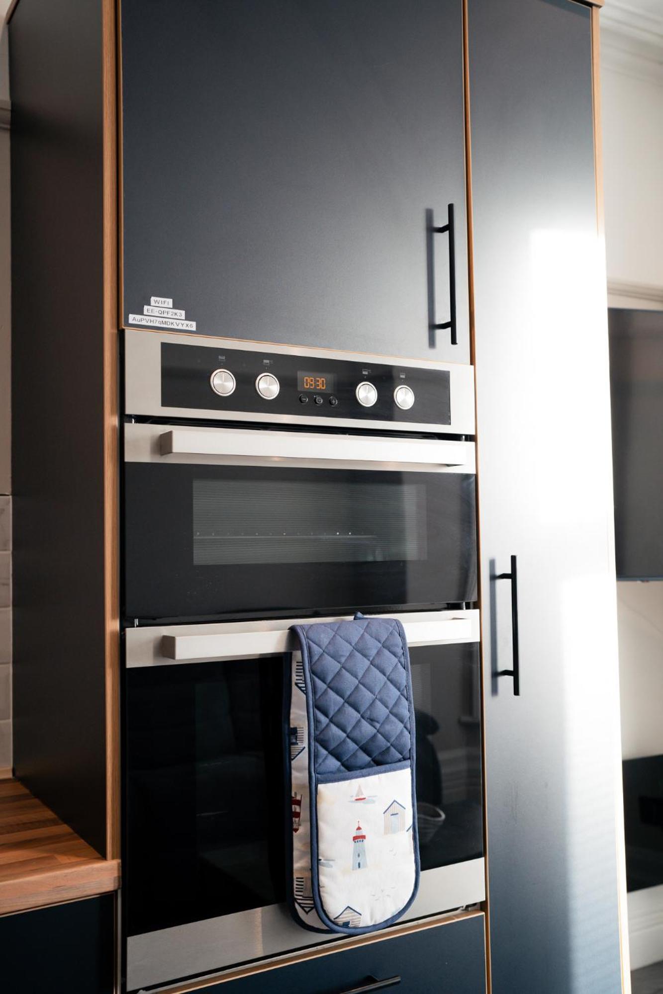 Stunning 2 Bedroom Ground Floor Sea View Apartment Rhôs-on-Sea Zewnętrze zdjęcie